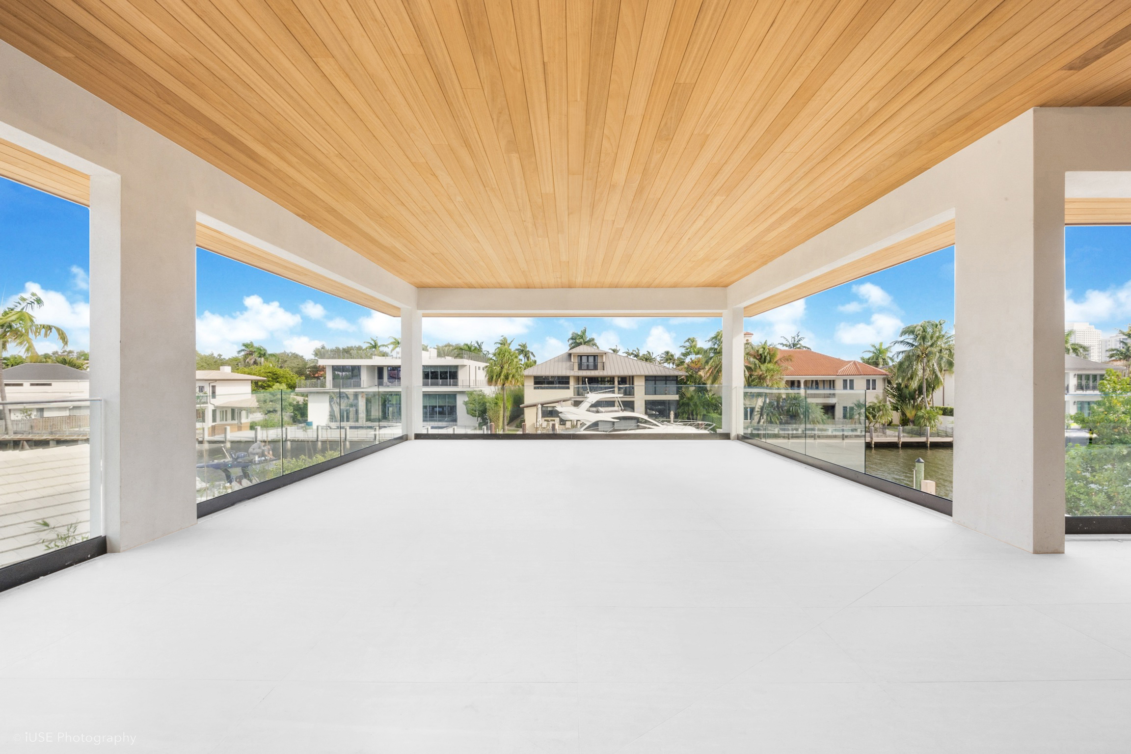 Nuno's House / Nova-Ayous Ceiling